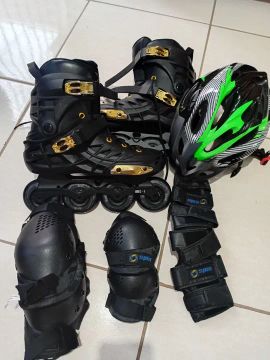 Patins Oxer Darknes Gold In Line Abec 7 + Kit Proteção 