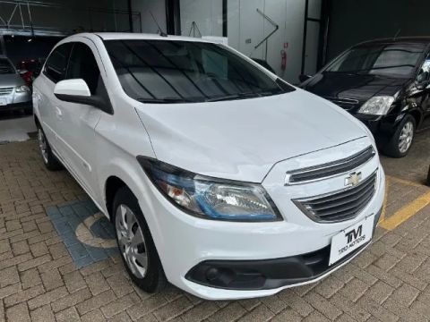 Chevrolet Onix Hatch LT 1.4 Flex Automático 4 portas [Completo] - 2014