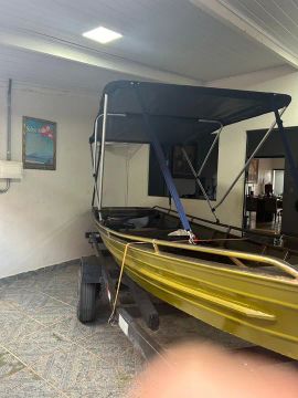 Barco de alumínio com capota, com motor 25hp