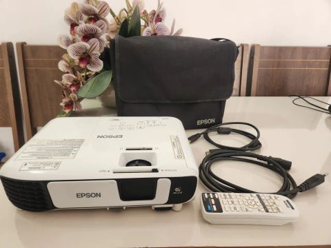 Projetor EPSON PowerLite S41+ (3300 lumens)