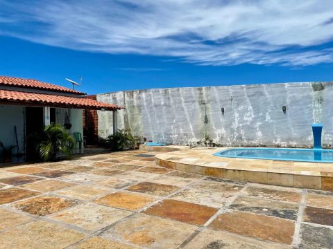 VENDE-SE OU ALUGA ESTA CASA EM BARRERINHAS MA