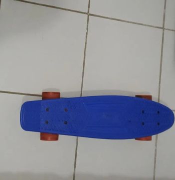 Skate Pennyboard + Capacete + Joelheira + Cotoveleira - R$ 140,00