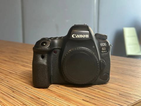 Camera 6D Mark 2 