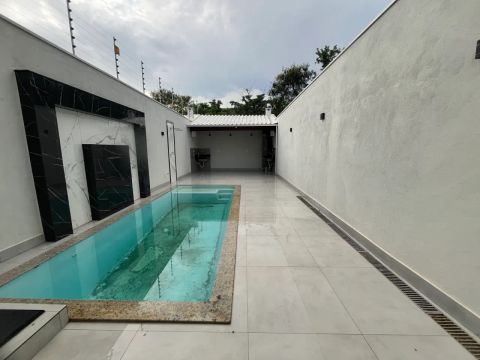 ALUGO Casa c/ piscina B. Cidade Nova - Governador Valadares - MG