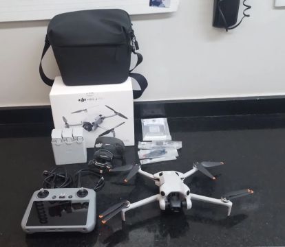 Drone Dji Mini 4Pro controle com tela combo flymore 