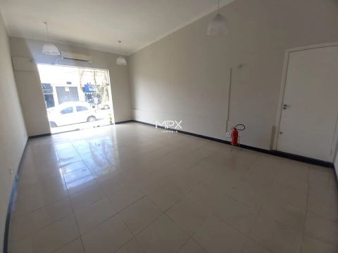 Salão comercial para alugar no Vila Rezende