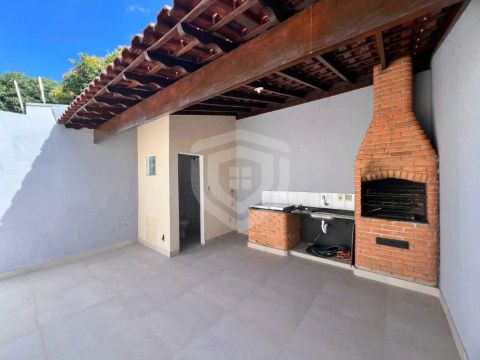 Casa para venda com 2 quartos 100m² Próximo ao Confiança Castelo.
