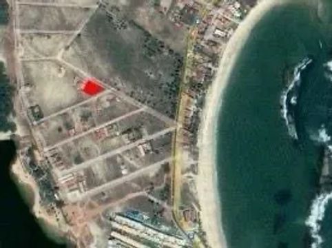 Terreno à venda em área privilegiada próximo ao mar