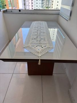 Mesa de Jantar com Tampo de vidro