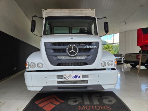 Mercedes-Benz Atron 1319 reduzido 