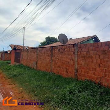 2 Casas á venda em um terreno de esquina com Asfalto no Bairro Ramez Tabet em Campo Grande