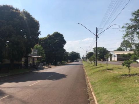 Terreno comercial na Avenida Paraná de 800m²