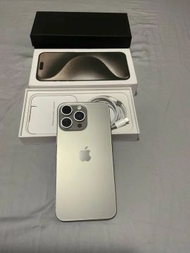 iPhone 15 Pro Max 256Gb com chip físico seminovo, titânio natural