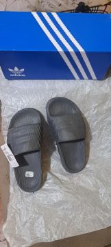 Chinelos Adidas Adillete NOVO n 38