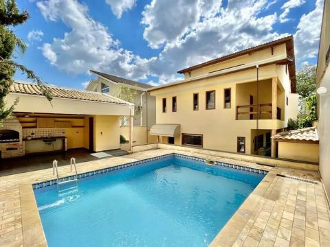 Casa à Venda ou Aluguel no Cond. São Paulo II  3 Quartos, Piscina Aquecida, Churrasqueira 