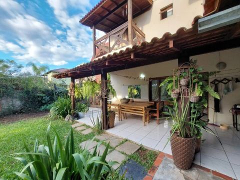 Casa em Condomínio à venda, 5 quartos, 2 suítes, 2 vagas, Condomínio Condado de Castella -
