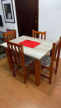 Mesa de Jantar 4 Cadeiras Madeira