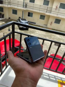 Samsung Galaxy Zflip 4 