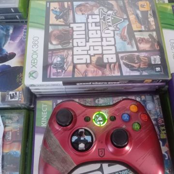 Controle xbox 360 edição tomb rider limited edition semi-novo