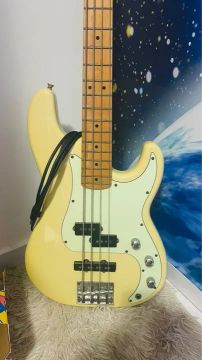 VENDO/TROCO POR GUITARRA.