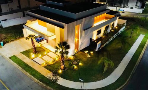 Vende-se mansão esquina com 4 suíte no Florais da Mata em Cuiabá MT 