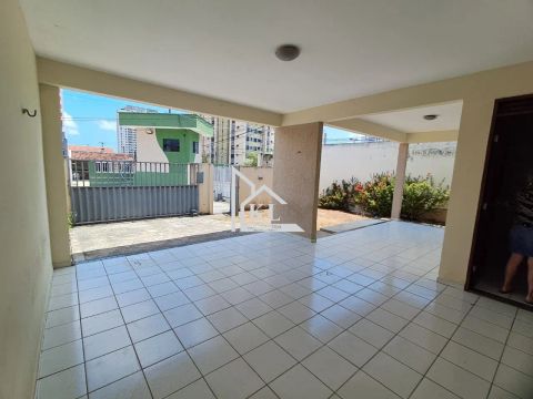 Casa em Condominio prox. a Av. Abel Cabral Cond. Villa Gallici