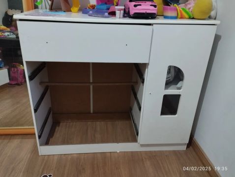 Cômoda infantil e berço com colchão 