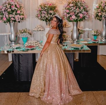 Vestido 15 anos 2 em 1 Dourado e Rosa - Tamanho M