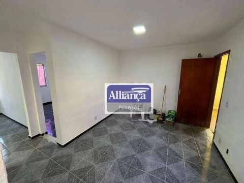 Apartamento térreo com 2 dormitórios e 1 vaga de garagem à venda, 50 m² por R$ 140.000 - B