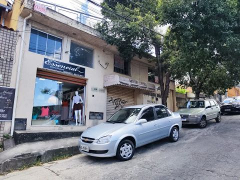 casa pra investidor no Camargos