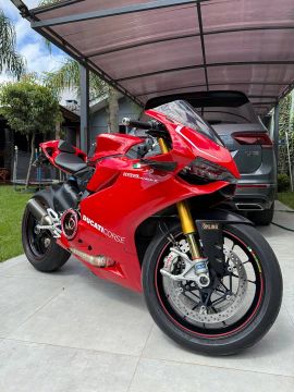 Ducati 1199 Panigale S - Esportiva impecável