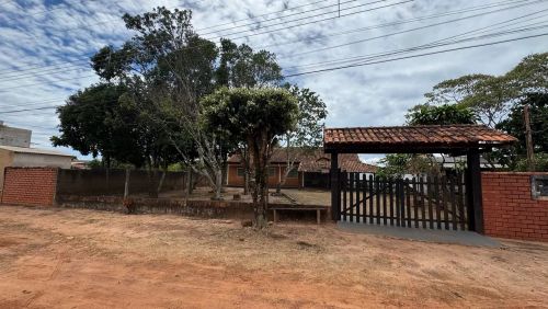 alugo uma casa chapada