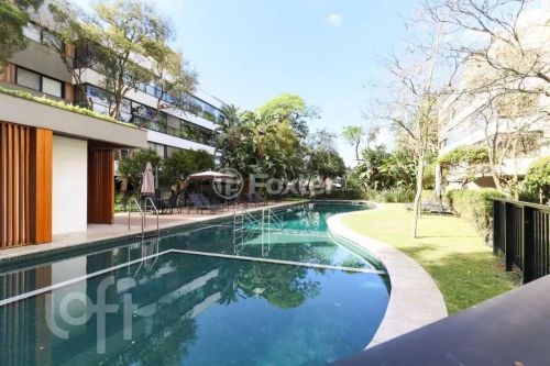 Excelente apartamento com 162m², 3 suítes, 2 vagas, no incrível condomínio Parador 2447