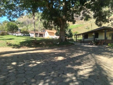Vende-se sitio -  oportunidade unica Para se Uma Pousada.