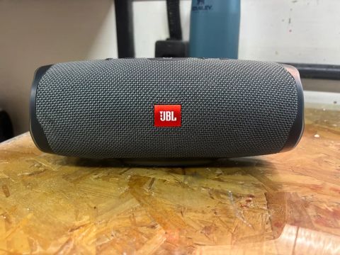 Caixa de som JBL essential2