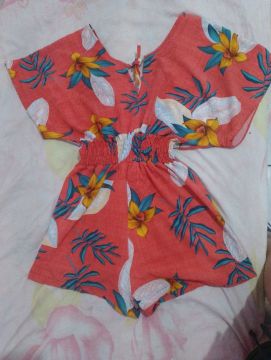 Macacão de Alça com Estampa Floral