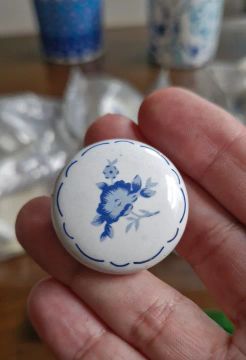 8 puxadores de porcelana com flor azul tailandêses.