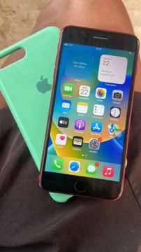 iPhone 8 plus red 64