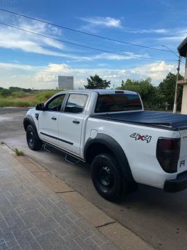 Vende se caminhote ranger 2015 Diesel 4x4 ótimo estado documento e recibo tudo ok