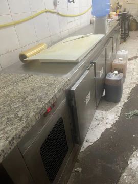 Bancada Refrigerada 5 portas balcão inox