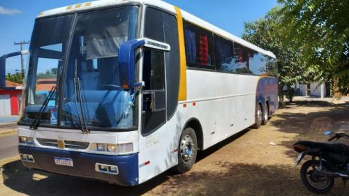 Vendo ônibus buuscar 2000