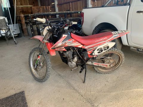 Vendo moto de trilha 