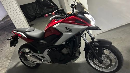 Honda NC 750X - IPVA 2025 + Baú