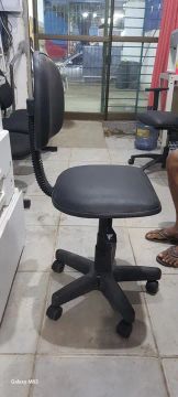 Cadeira de Escritório Giratória com Rodinhas