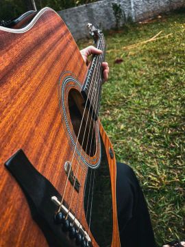 Violão HOFMA 850,00