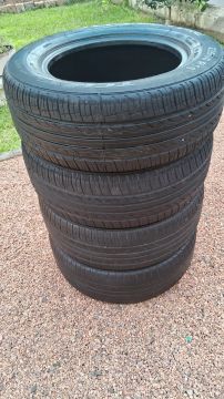 Pneu 235/60 R16