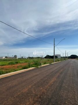 Terreno disponível para venda no bairro Novo Mundo em Uberlândia MG