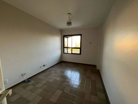 Apartamento Padrão no Condomínio Residencial Oscar Niemeyer   ,2 suites ,4 banheiros ,2 va