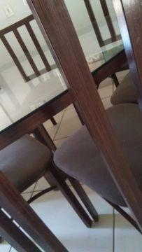 Conjunto de Mesa e Cadeiras de ferro com designer  amadeirado.