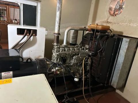 Gerador de Energia 230 kVA 200 kVA Ano 2011 Stemac + Motor Mwm + Weg 230kVA 200kVA